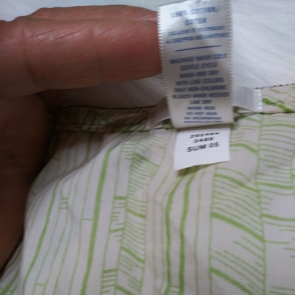 Old Navy Womans V-neck lighgreen sleveles … - Picture 9 of 15